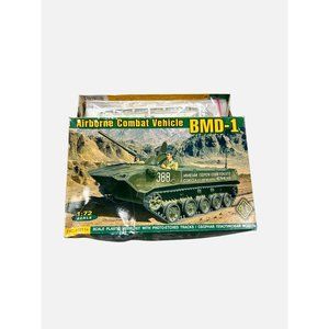 Russian Airborne Combat Vehicle BMD-1 1:72 #72114 Model Open Box